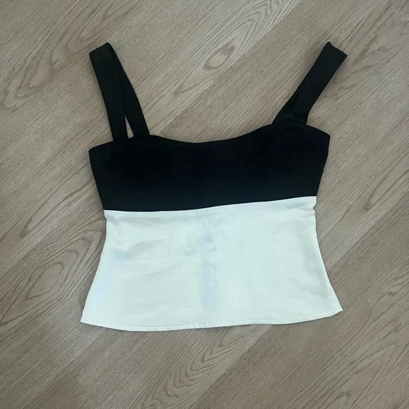 Princess Polly top - Picture 2 of 4